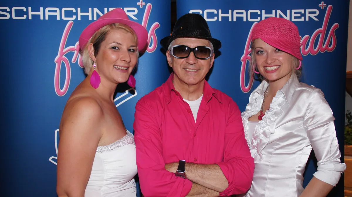 Barbara Galli mit einem Mann und einer Frau.